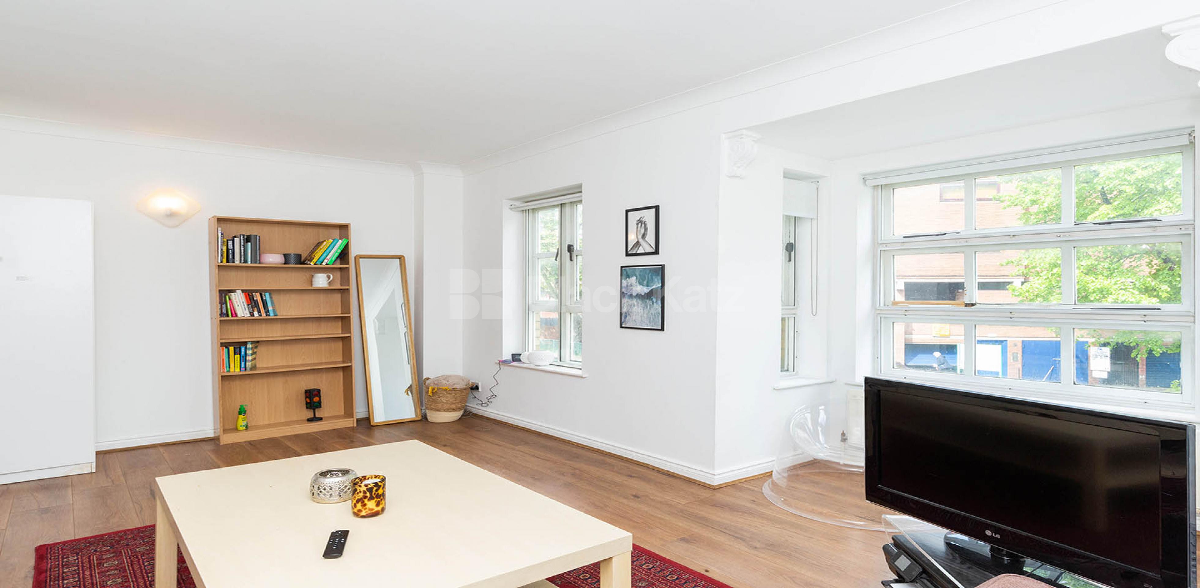 			4 DOUBLE AND TWO BATHROOMS!, 4 Bedroom, 2 bath, 1 reception House			 Stock Orchard Crescent, CALEDONIAN ROAD  N7